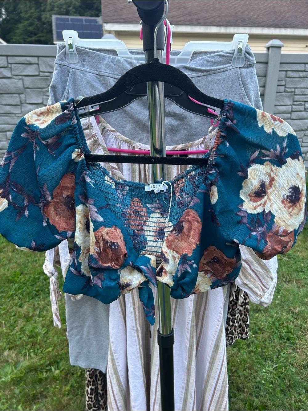 iris Teal Floral Tie-Front Puff Sleeve Crop Top